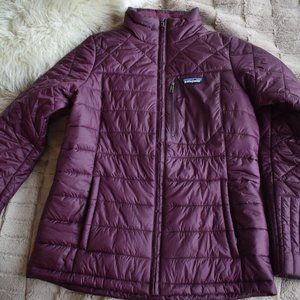 Women's Medium Patagonia Jacket (Cranberry/Purple Colour)